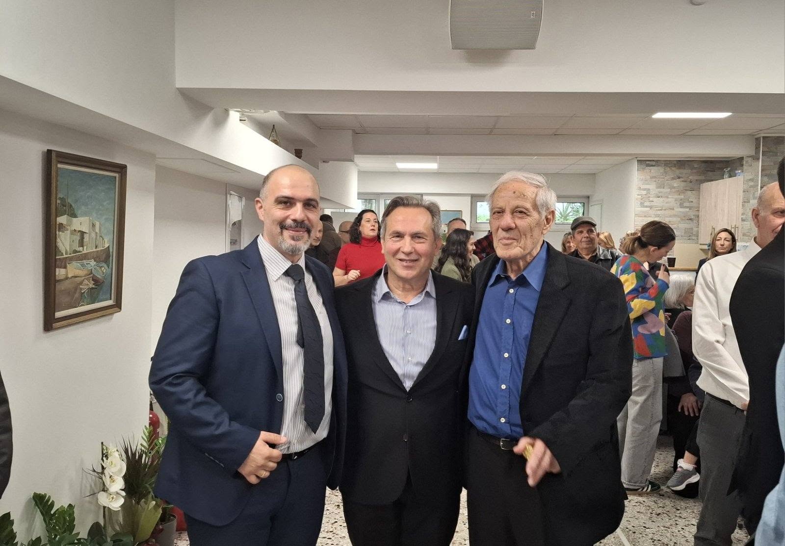 Μπορεί να είναι εικόνα ένα ή περισσότερα άτομα